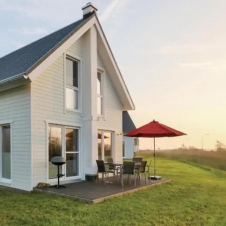 Holiday home 2 Bedroom Lovely In Ostseeresort *