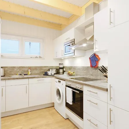 Holiday home 2 Bedroom Lovely In Ostseeresort *